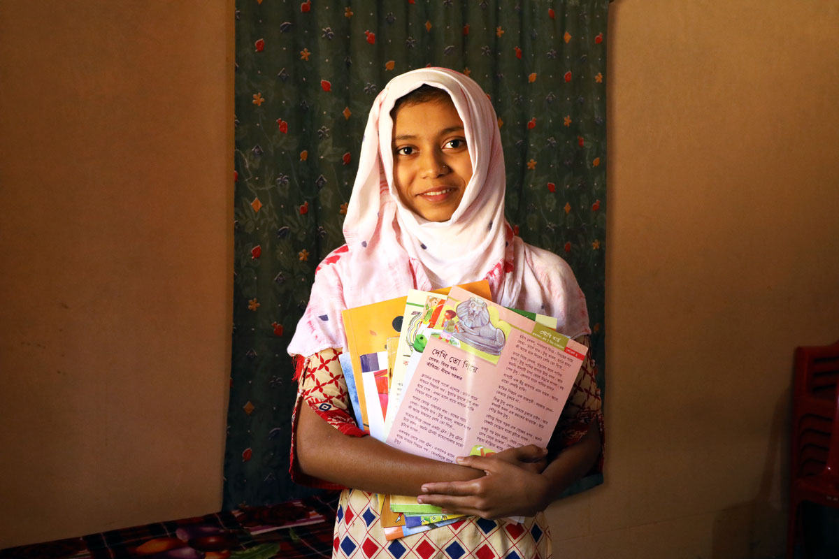 Bangla Sleeping Sister Sex - A young student in Bangladesh reads her way to success | World Food  Programme