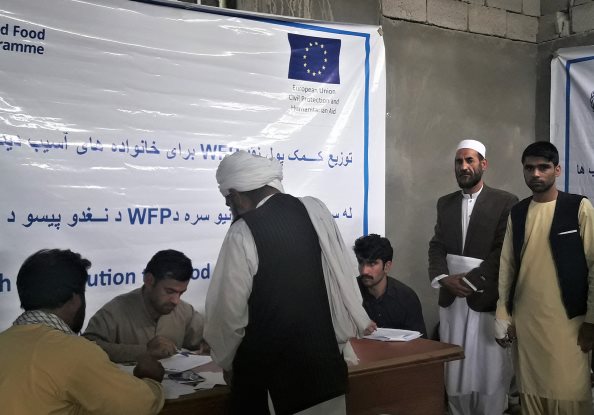 Photo: WFP/ PAT, ECHO cash distribution in Afghanistan