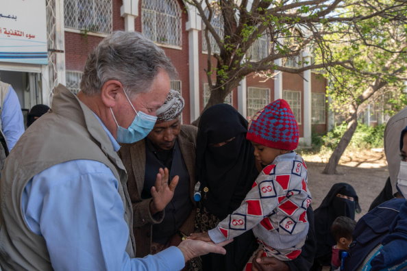 Photo: WFP/Mohammed Awadh, Yemen, Al Sabeen district, 9 March 2021  Mr. David Beasley Executive Director, World Food Programme visited the Al Sabeen Maternity and Children Hospital which is a public referral hospital and hosts a Community-Based Management of Acute Malnutrition (CMAM) prgoramme supported by WFP and UNICEF.