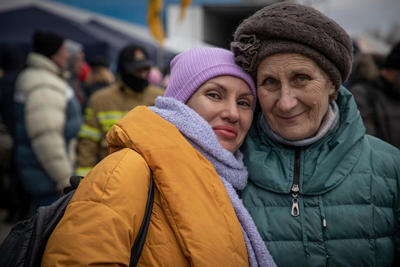 Photo: WFP/ Marco Frattini. Refugees at a reception center in Hala Kijowska, Poland