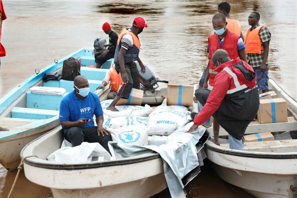 The World Food Programme delivers food supplies to villages cut off by flooding in Tana River. WFP/ photogallery