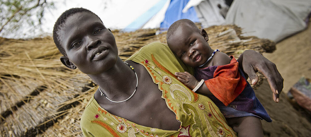 Woman and her child affected by the food insecurity in South Sudan