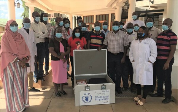 WFP has donated 29 mini-labs to 9 Counties in Kenya, enabling public health officers to sample, grade and test food for toxins such as aflatoxin. Photos: WFP