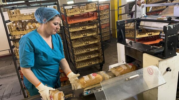 WFP has continued to ensure the availability of bread for crisis-affected people through its support to bakeries, reaching over 500,000 people across eight cities in Ukraine during May 2022.