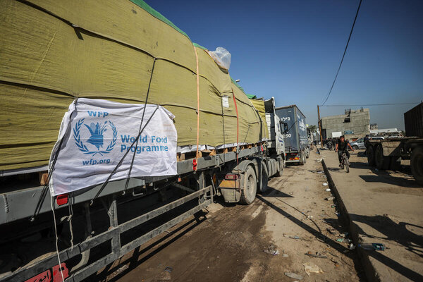 Palestine. Trucks with WFP food enter Gaza