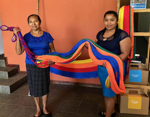 Women in El Salvador: 'Failed crops? We'll make hammocks'