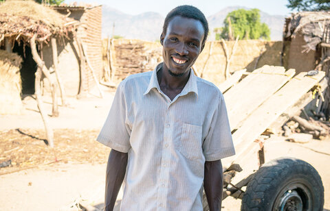 Chad: Men in grip of hunger make perilous journeys for work