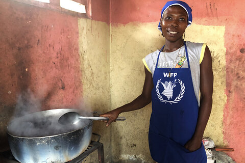 Hot school meals help children in wake of Haiti earthquake