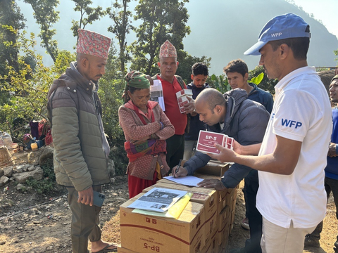 Nepal earthquake: WFP at hand as Government and partners work to deliver essentials
