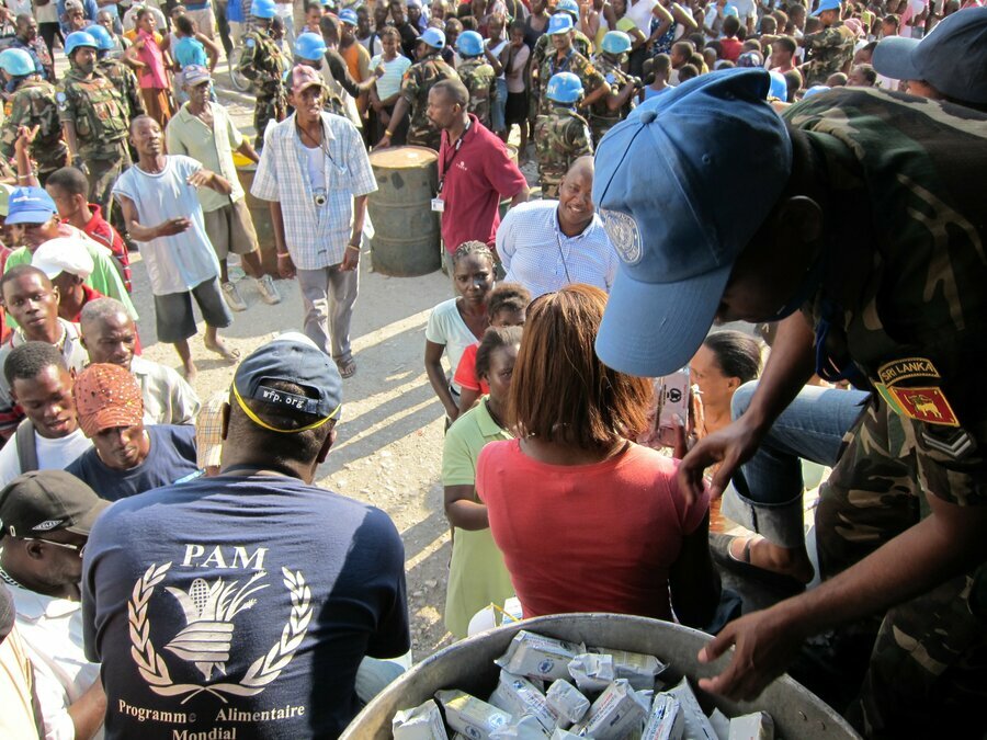 High-energy biscuits distribution in Leogane, a town near the epicentre of the earthquake in January 2010. Photo: David Orr/WFP.org