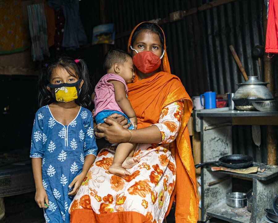 Mother daughter in Bangladesh