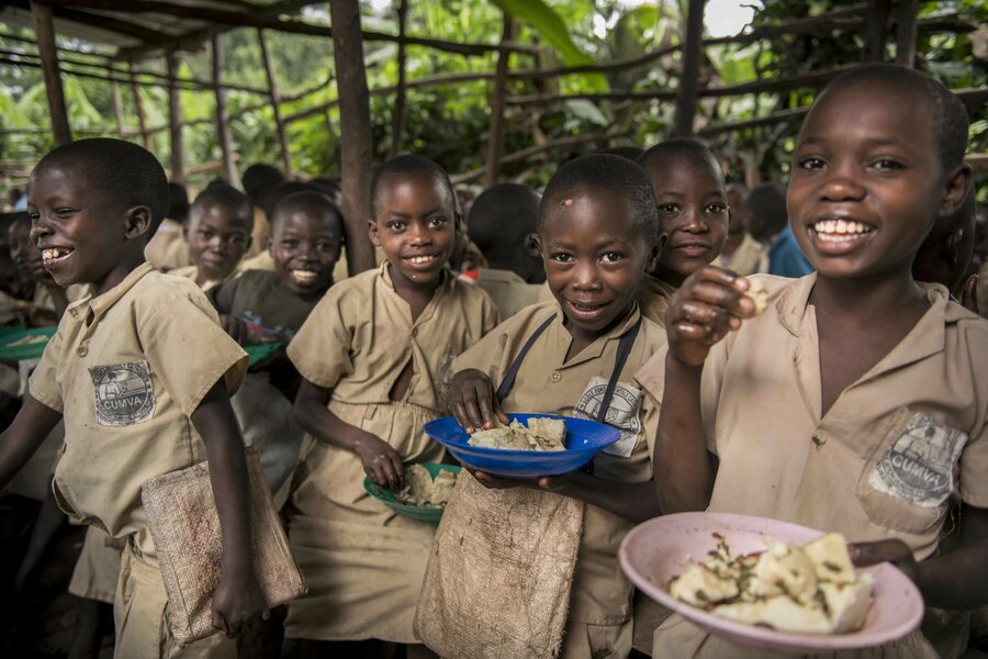 WFP supports over 500,000 children with school meals in Burundi. Photo: WFP/Hugh Rutherford 