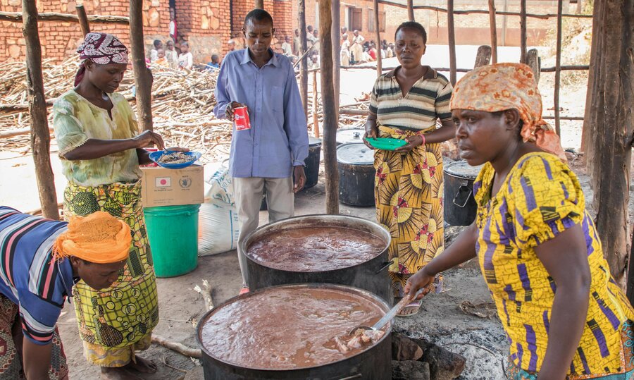 270,000 school children in Burundi benefit from fish donated by the Government of Japan. Photo: WFP/Irenee Nduwayezu