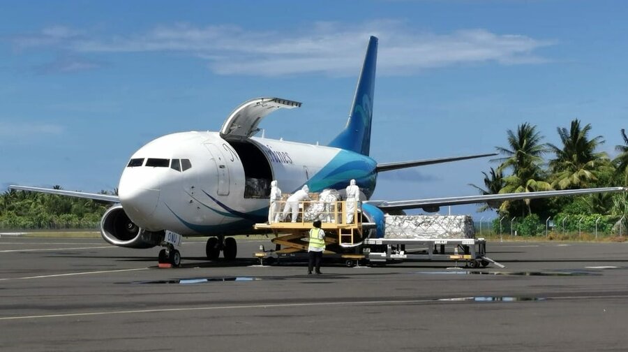 Cargo being unloaded from a plane