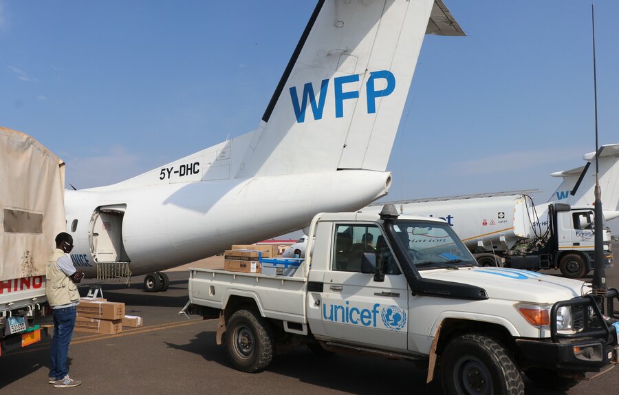 UNHAS is delivering Covid-19 vaccines on behalf of the Government and in partnership with WHO and UNICEF. Photo: WFP