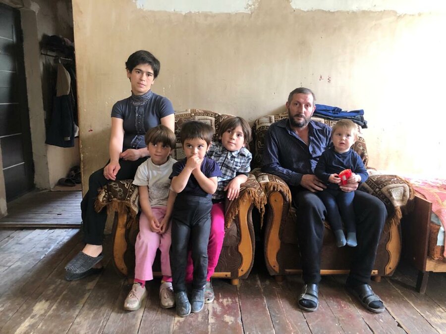 Vanush, pictured with wife, sons, and daughters, has been displaced from Nagorno-Karabakh. The family currently lives in Vorotan village and receives WFP support.
