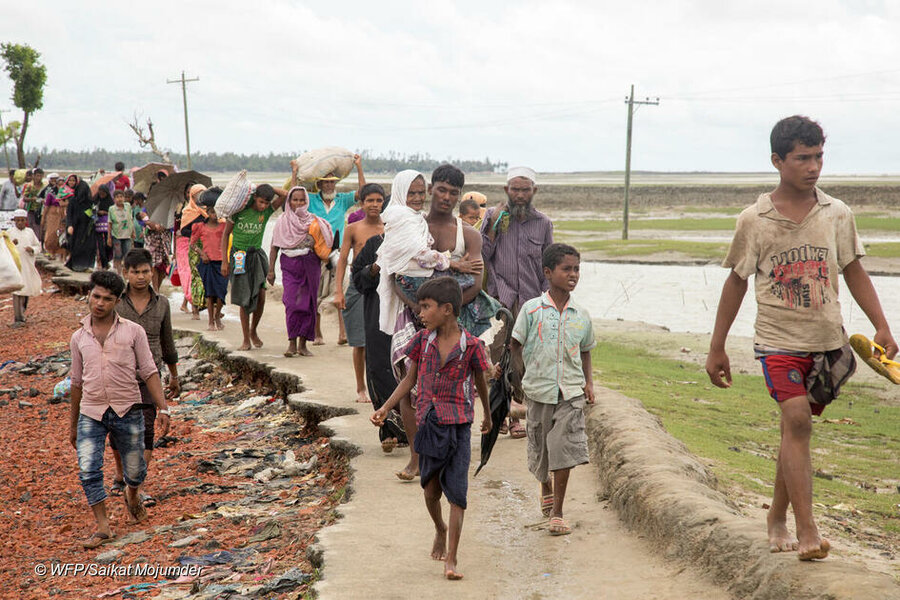 Rohingya refugees arriving in Bangladesh in 2017