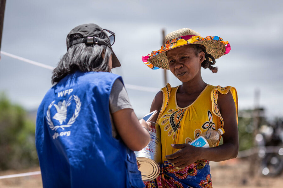 wfp staff and beneficiary