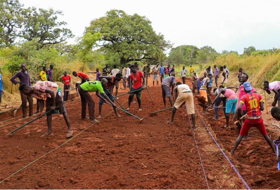 S Sudan road building