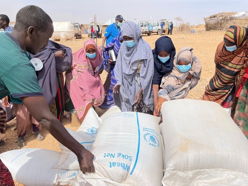 People in Adadle in Ethiopia’s Somali region receive emergency assistance as drought looks set to extend into the next rainy season