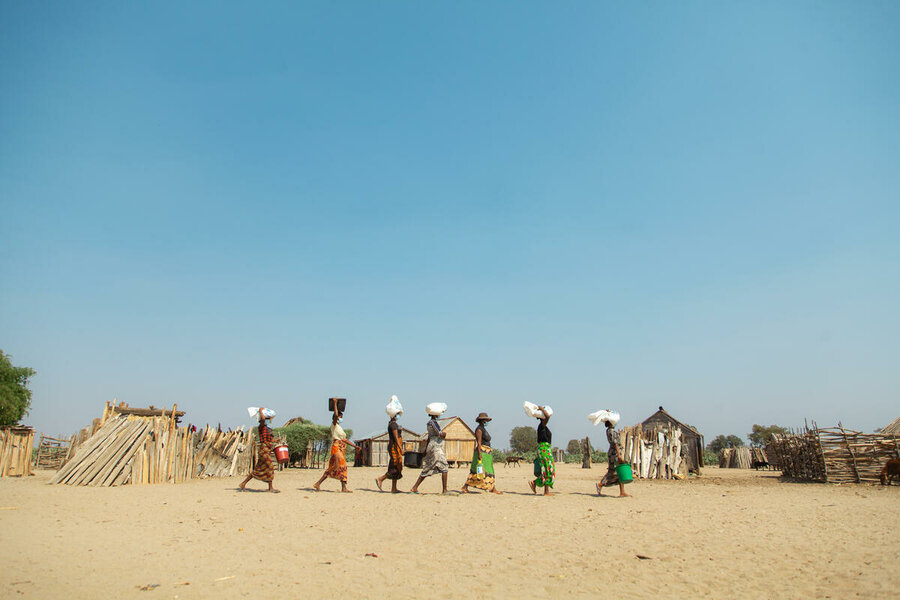 Local parents support the school meals programme in southern Madagascar