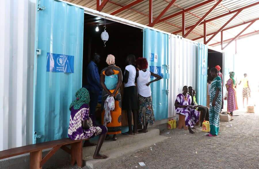 WFP's pop-up initiative is spurring on local businesses. Photo: WFP/Eulalia Berlanga