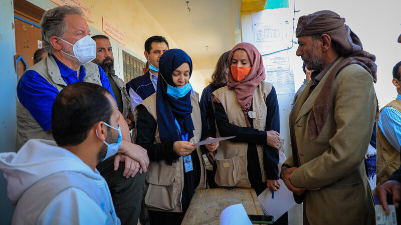 Mr. David Beasley Executive Director of the United Nations World Food Programme visits the WFP voucher distribution point in Bani Al Harith, in Yemen.