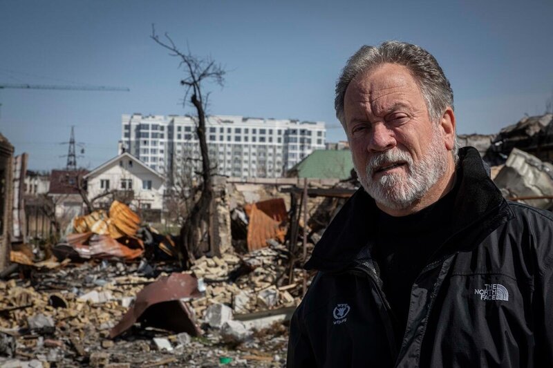 Executive Director David Beasley on a recent visit to Bucha, Ukraine. Photo: WFP/Marco Frattini