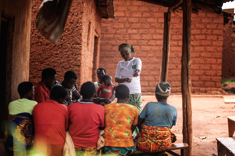 A workshop on nutrition to teach families how to feed their children with locally grown food in Kirundo province, Burundi. Photo: WFP/Arete/Fredrik Lerneryd