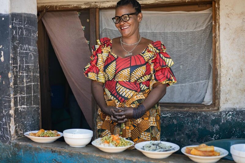 In Malawi, Nsimire also learned new dishes which she makes to cater to her clients. Photo: WFP/Badre Bahaji