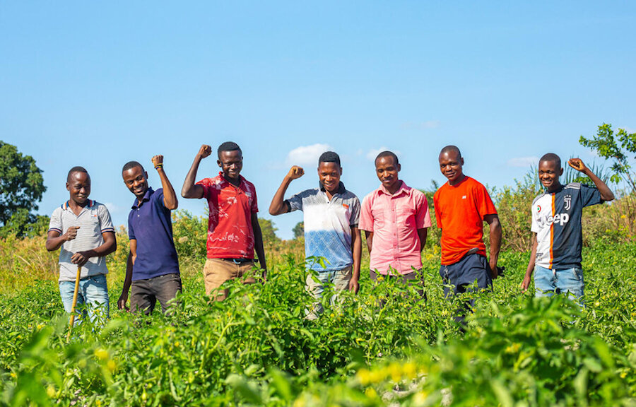 Youth participation in agricultural production in the Ibwaga Village, Tanzania. Photo: WFP/Imani Nsamila