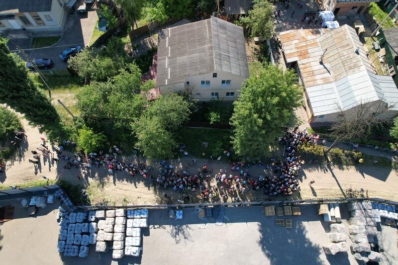 A WFP food distribution in Irpin, Ukraine. Photo: WFP/Yurіj Sosa