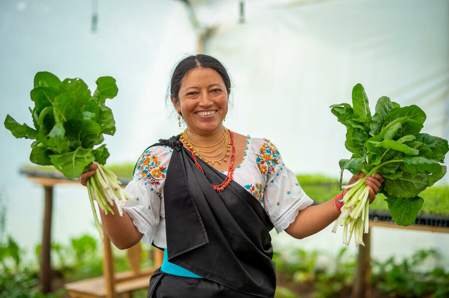 Indigenous women like this Ecuadoran farmer are repositories of precious ancestral knowledge about food and farming. Photo: WFP/Giulio d'Adamo 
