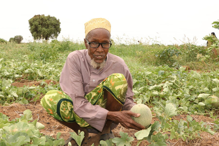 Shale Hollow, 85, is one of the oldest farmers and mentor of the Abarrot group. Photo: WFP/Martin Karimi