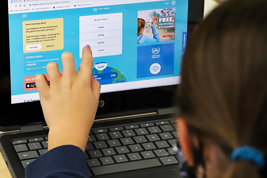 child playing Freerice