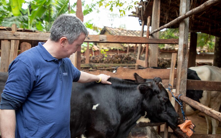 Kerry Group expert visits dairy farm in Burundi
