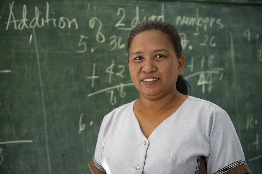 WFP school feeding in the Philippines -- school teacher