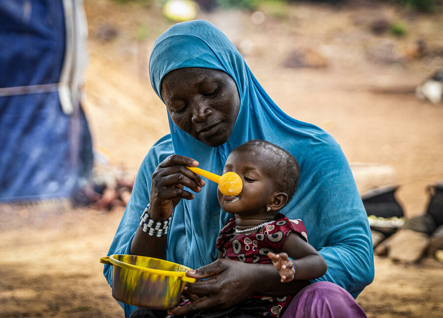 Fortified flour meal for a baby in Burkina
