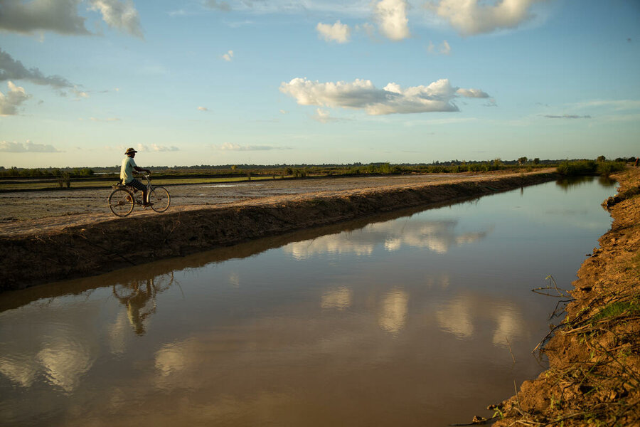 WFP-funded canal in Sambour Commune, Prek villaga, in Kampong Thom province, Cambodia. Photo: WFP/Samantha Reinders