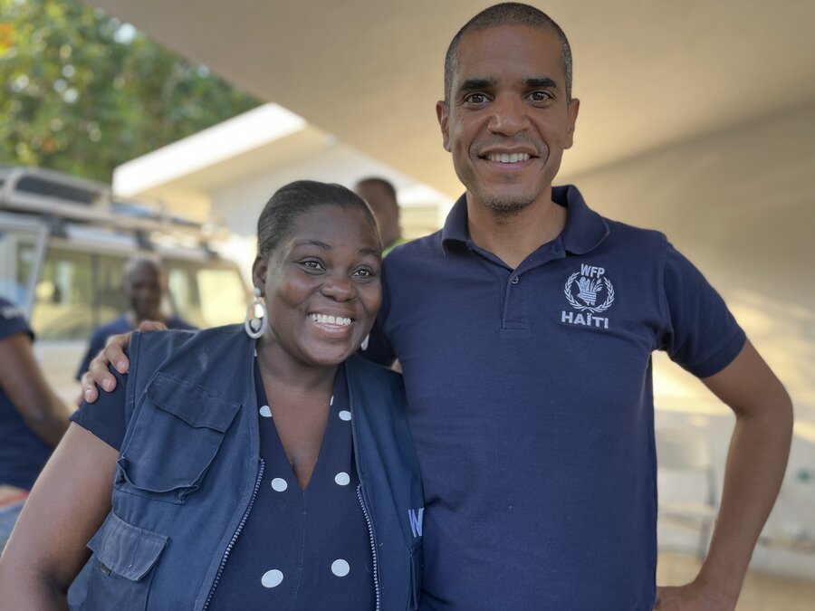 Maguelita Vartin with WFP country directoer Jean-Martin Bauer