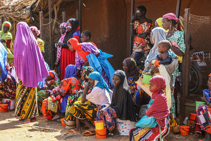 A WFP distribution near Tahoua, in Tahoua region, Niger. Photo: WFP/Mariama Ali Souley