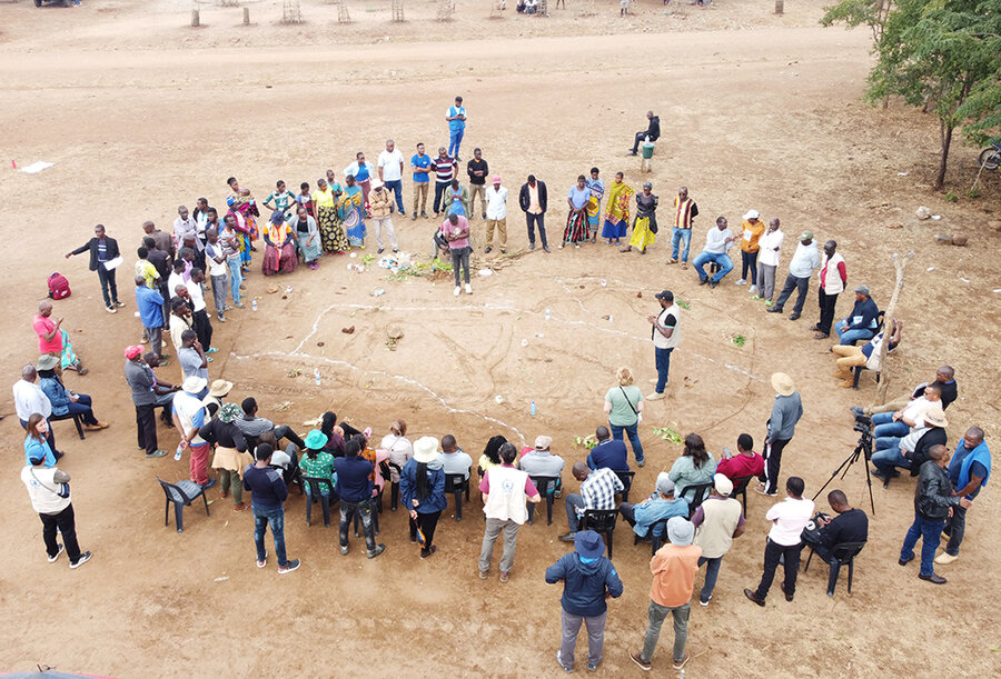 Bootcamp participants in the village of Chituwi, in Malawi's Chikawawa District. Photo: WFP/Barbara Celis