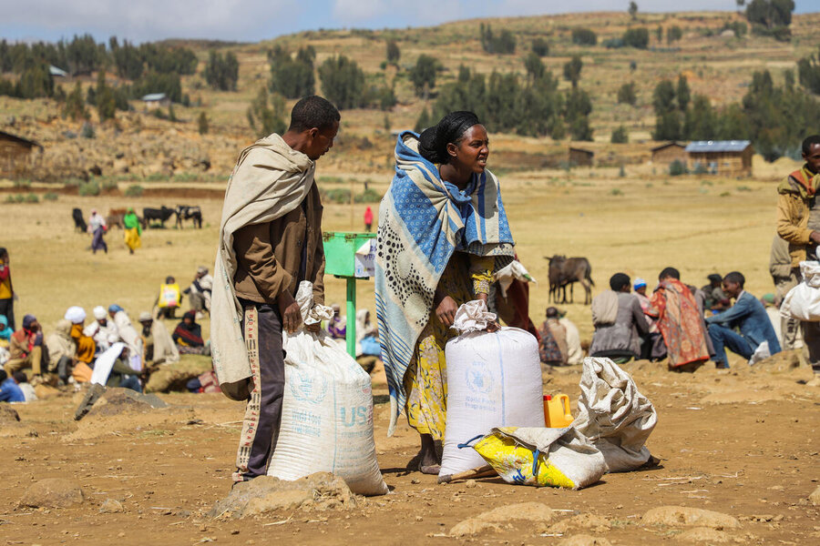 Resumption of food distribution near Gondar in Amhara region. Photo: WFP/Michael Tewelde