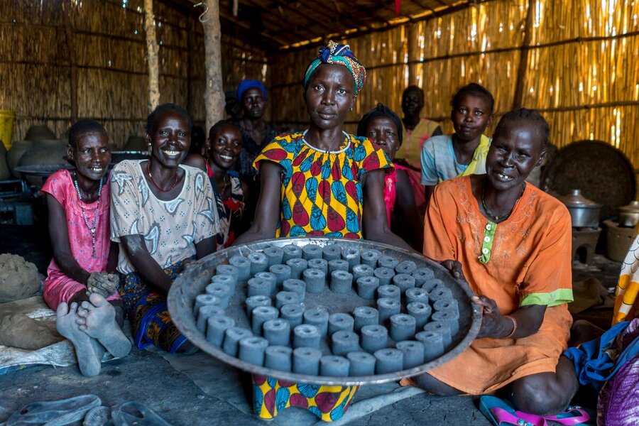 Charcoal briquettes made from water hyacinths WFP/Arete/Fredrik Lerneryd