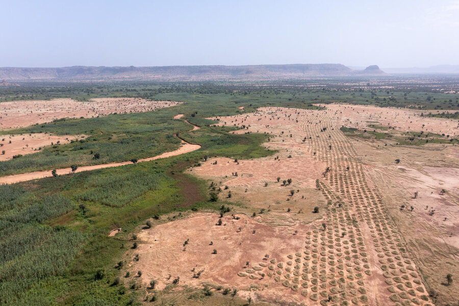An aerial view of a WFP land rehabilitation program in Mauritania showing how participating farmers are re-greening the desert. Photo: WFP/en Haut!
