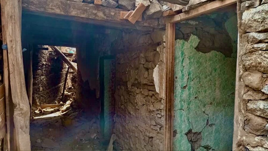 The interior of a quake-damaged house in Eastern Afghanistan. Photo: WFP/Aslam Haiderzai