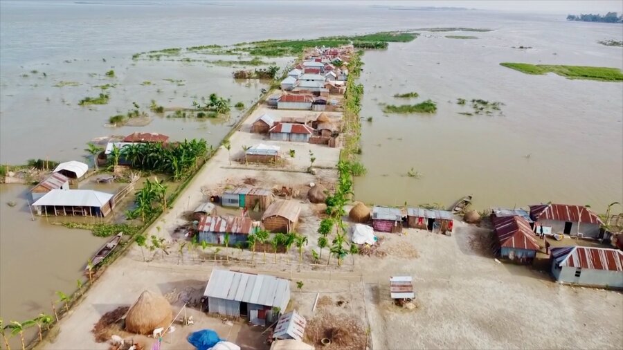 A flooded village in Bangladesh. Photo: WFP
