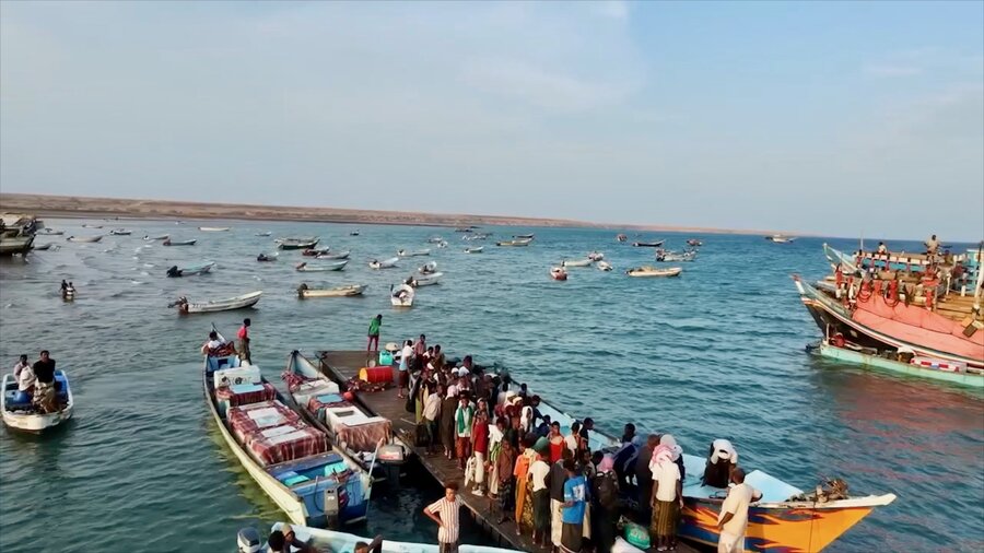 Boats of refugees cross blue waters near Djibouti. Photo: WFP/Viktor Presenti