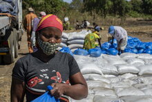 Photo: WFP/ Falume Bachir, WFP food distribution, Cabo Delgado, Mozambique. 