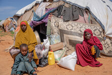 Photo: WFP/Arete/ Mahad Said. WFP Assistance in Ceel Jaale IDP Camp, Somalia.